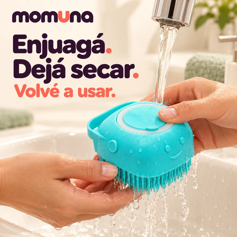 Enjuague del cepillo bajo la canilla