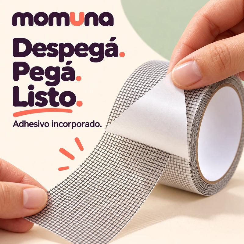 Manos despegando el papel protector de la cinta
