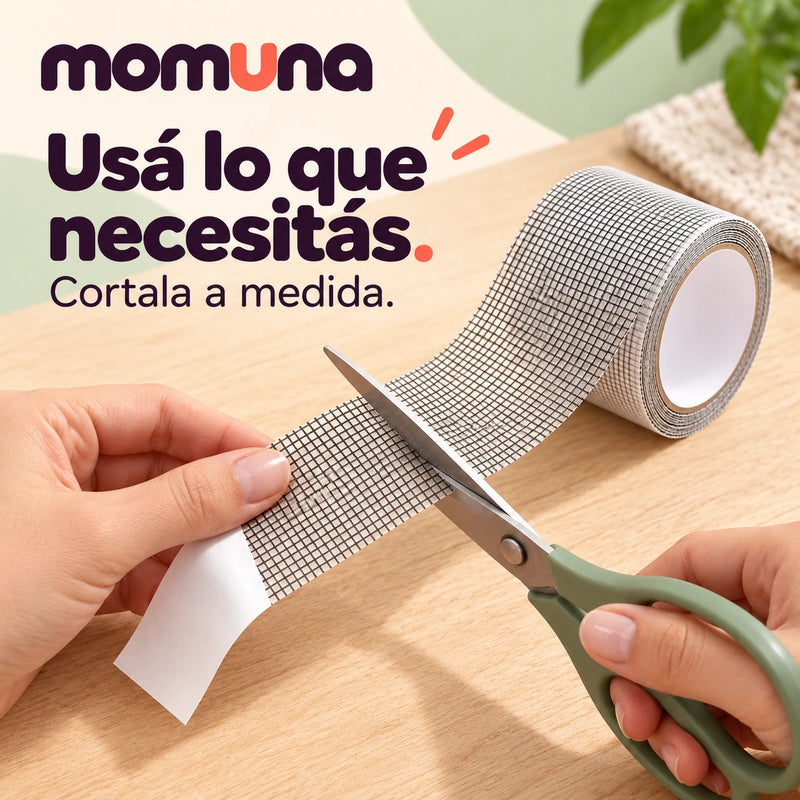 Cortando a medida un tramo de cinta con tijera